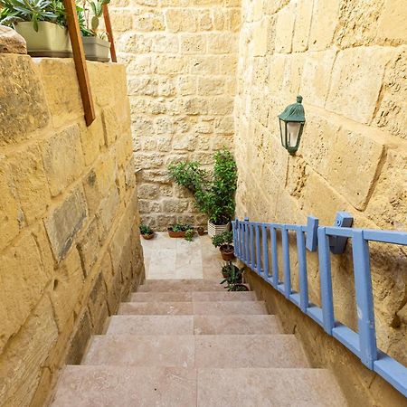 Historic Hideaways - 900 Year Old Converted Studios Victoria Luaran gambar
