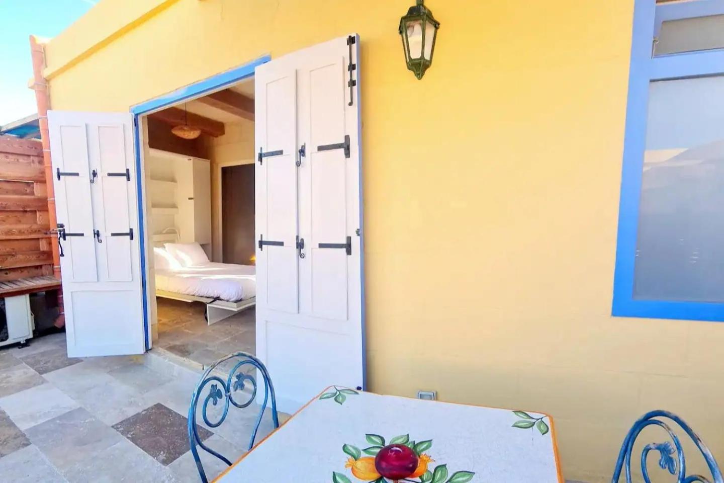 Historic Hideaways - 900 Year Old Converted Studios Victoria Luaran gambar
