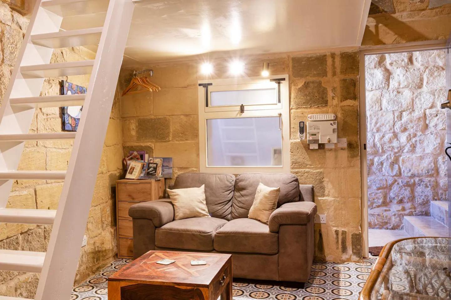 Historic Hideaways - 900 Year Old Converted Studios Victoria Luaran gambar