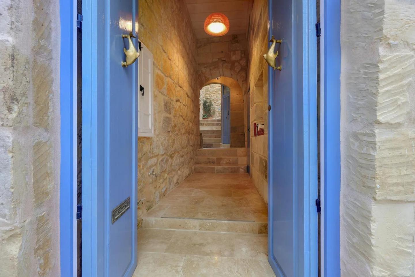 Historic Hideaways - 900 Year Old Converted Studios Victoria Luaran gambar