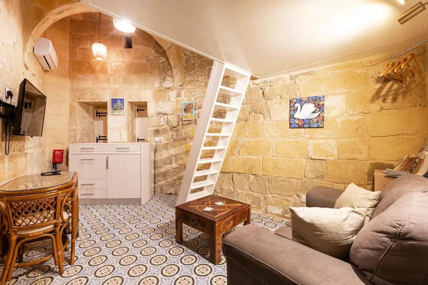 Historic Hideaways - 900 Year Old Converted Studios Victoria Luaran gambar