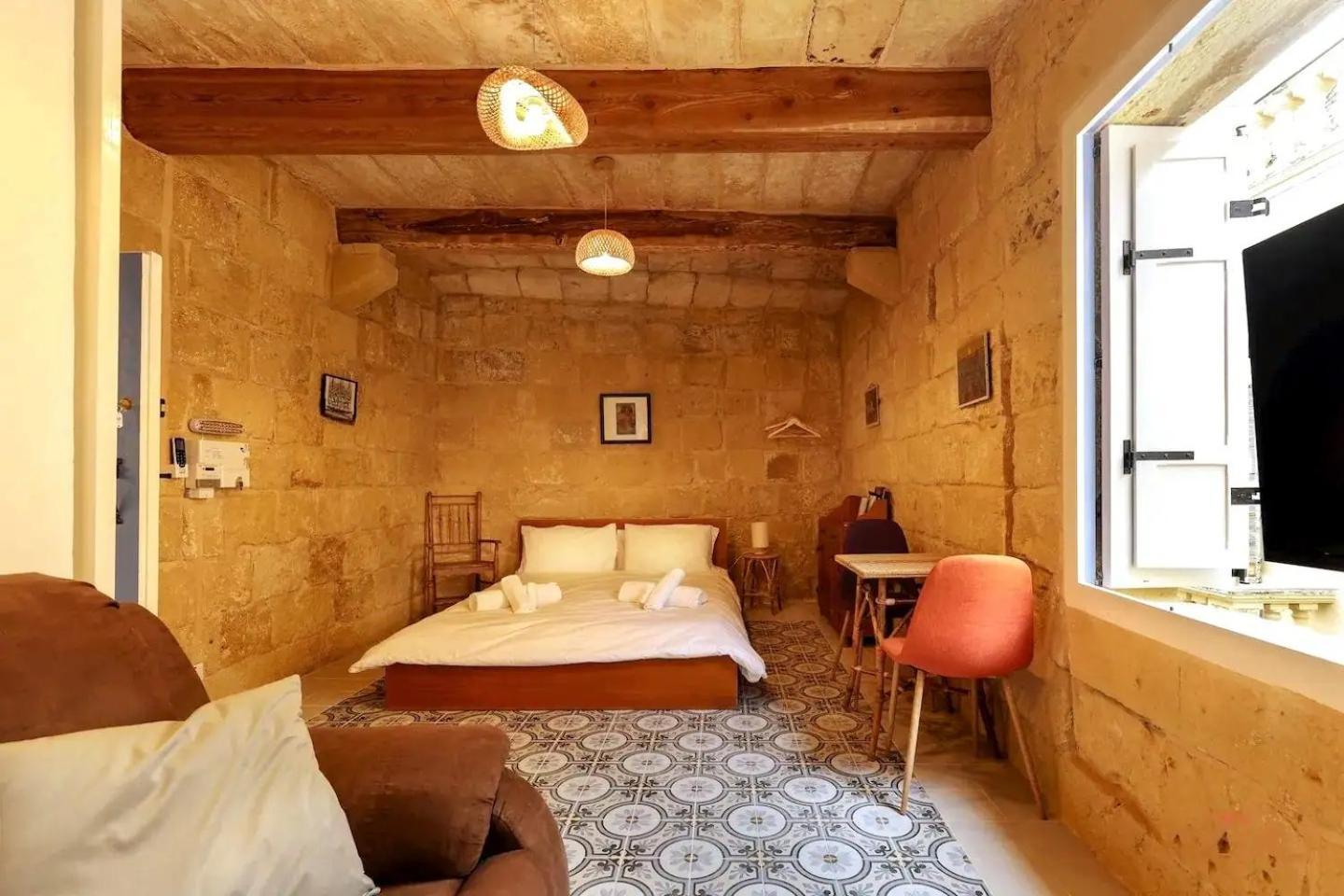 Historic Hideaways - 900 Year Old Converted Studios Victoria Luaran gambar