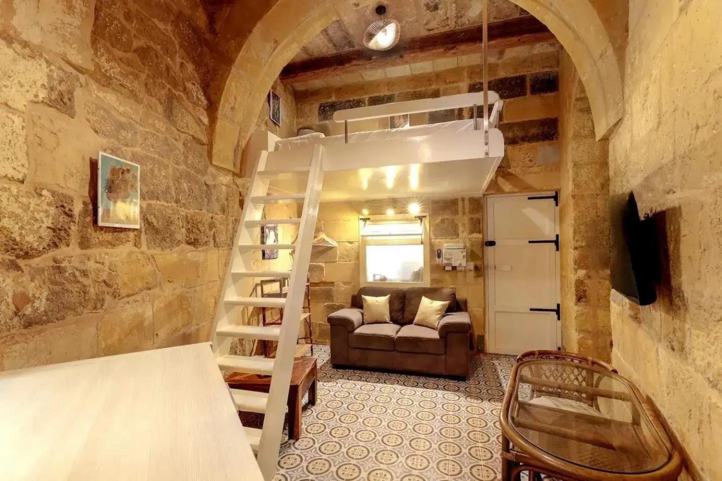 Historic Hideaways - 900 Year Old Converted Studios Victoria Luaran gambar