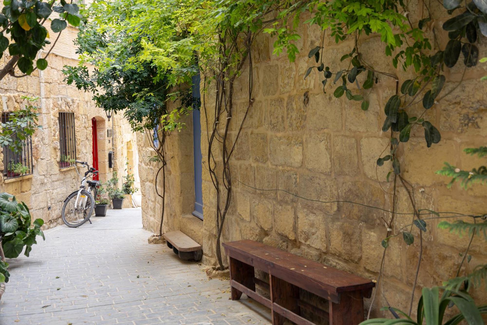 Historic Hideaways - 900 Year Old Converted Studios Victoria Luaran gambar
